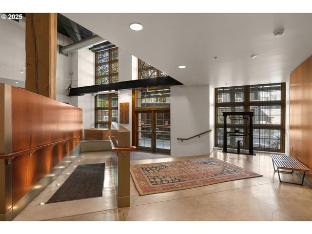 1420 Nw LOVEJOY St 603, Portland, OR 97209