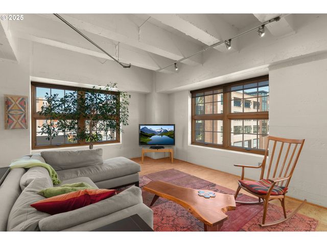 1420 Nw LOVEJOY St 603, Portland, OR 97209