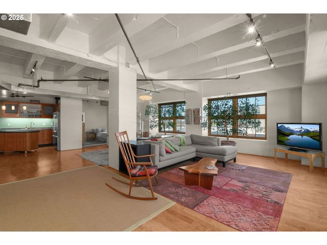 1420 Nw LOVEJOY St 603, Portland, OR 97209