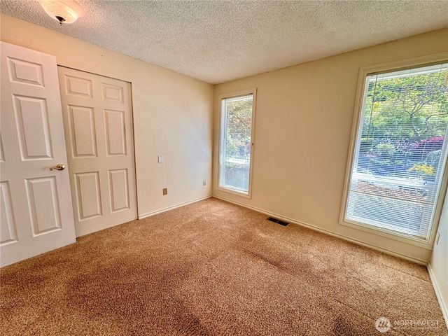 308 NW Bridle Ridge Boulevard, Bremerton, WA 98311