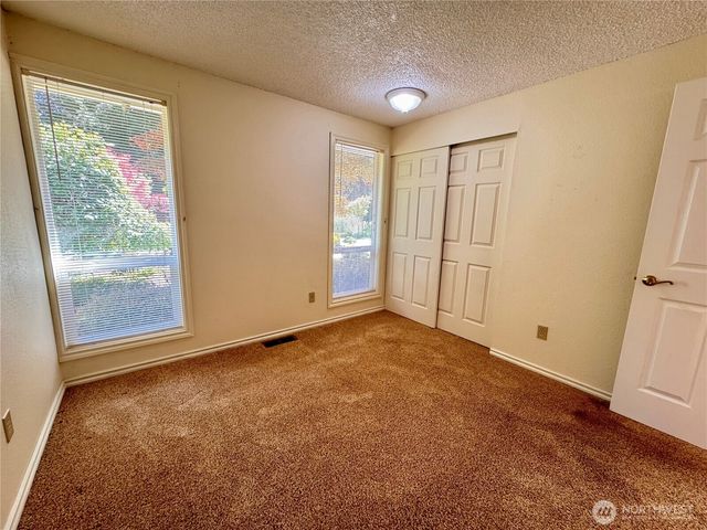 308 NW Bridle Ridge Boulevard, Bremerton, WA 98311