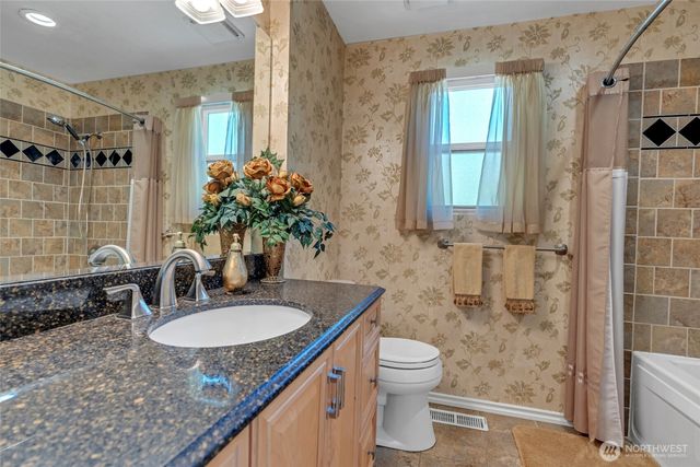 308 NW Bridle Ridge Boulevard, Bremerton, WA 98311