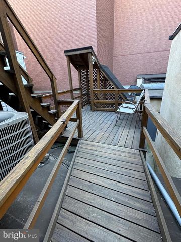 1637 FLEET ST, Baltimore, MD 21231