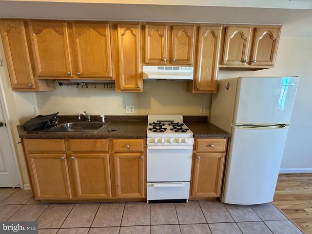 1637 FLEET ST, Baltimore, MD 21231