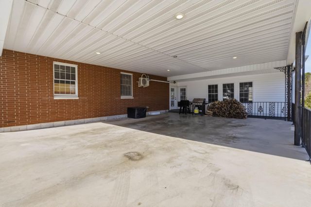 102 Cliffside Drive, Somerset, KY 42503