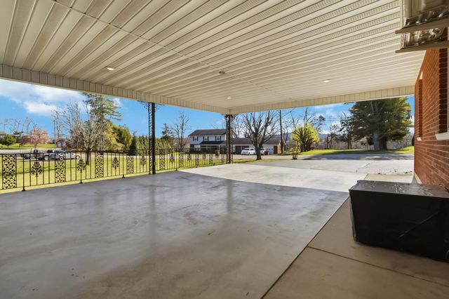 102 Cliffside Drive, Somerset, KY 42503