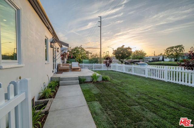 1141 N Lima Street, Burbank, CA 91505
