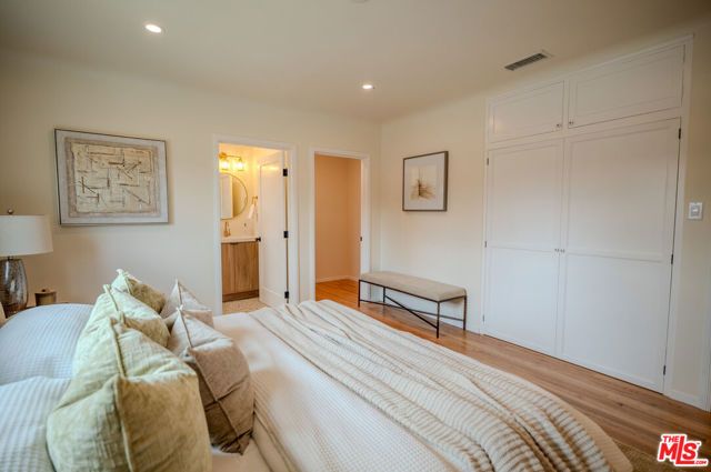 1141 N Lima Street, Burbank, CA 91505