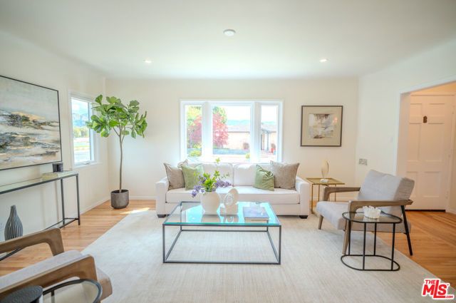 1141 N Lima Street, Burbank, CA 91505