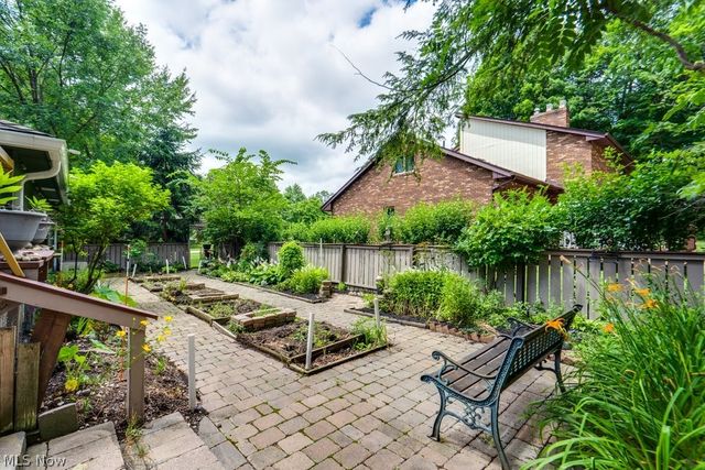 32771 N Burr Oak Drive, Solon, OH 44139
