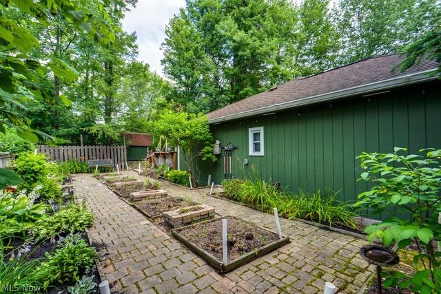 32771 N Burr Oak Drive, Solon, OH 44139