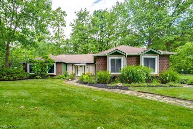 32771 N Burr Oak Drive, Solon, OH 44139