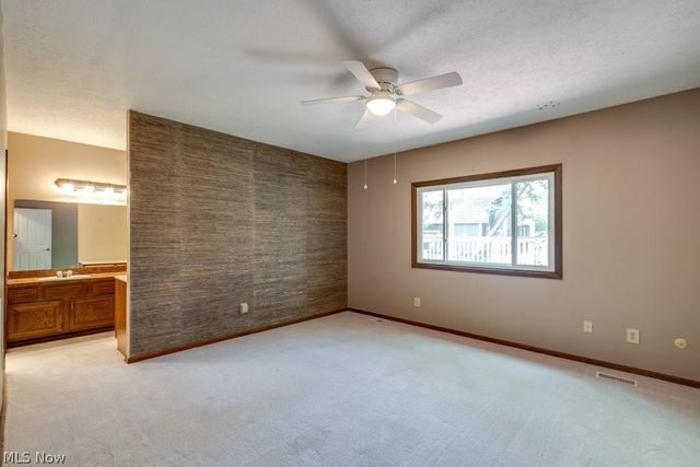 32771 N Burr Oak Drive, Solon, OH 44139