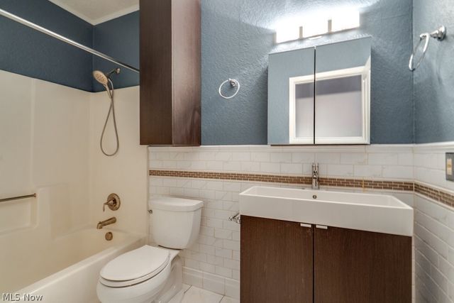32771 N Burr Oak Drive, Solon, OH 44139