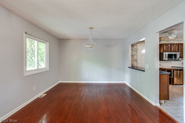 32771 N Burr Oak Drive, Solon, OH 44139