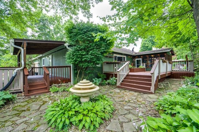 32771 N Burr Oak Drive, Solon, OH 44139