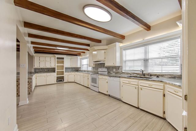 235 Bergeron St, Houma, LA 70364