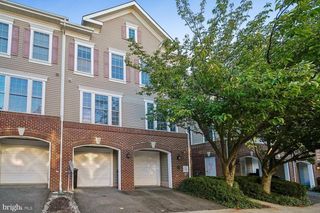 7121 MASON GROVE CT #8, Alexandria, VA 22306