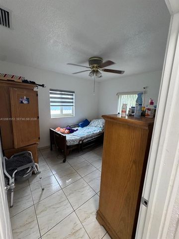 80 W 56th St, Hialeah, FL 33012