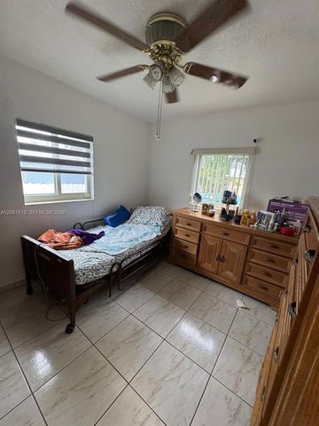 80 W 56th St, Hialeah, FL 33012