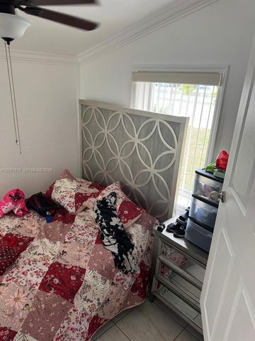 80 W 56th St, Hialeah, FL 33012