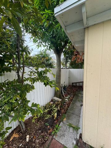 80 W 56th St, Hialeah, FL 33012