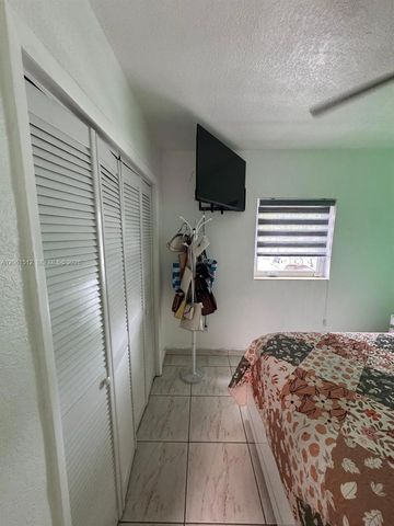 80 W 56th St, Hialeah, FL 33012