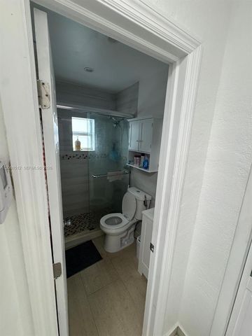 80 W 56th St, Hialeah, FL 33012