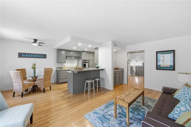 4320 Glencoe Avenue 2, Marina Del Rey, CA 90292