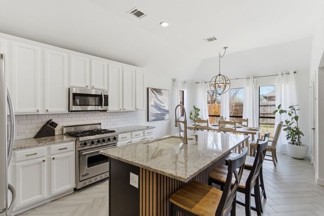 2125 Woodhaven Drive, Little Elm, TX 75068