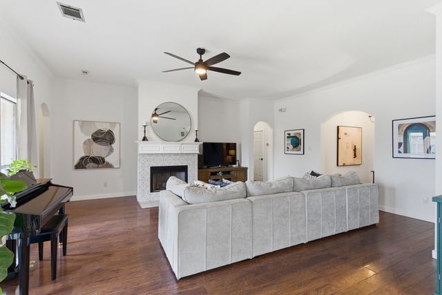 2125 Woodhaven Drive, Little Elm, TX 75068