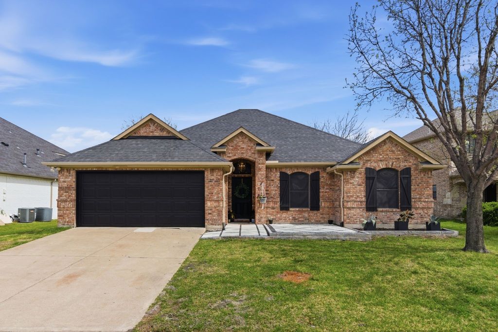 2125 Woodhaven Drive, Little Elm, TX 75068