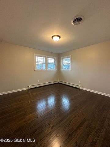 11 Campagna Drive, Colonie, NY 12205