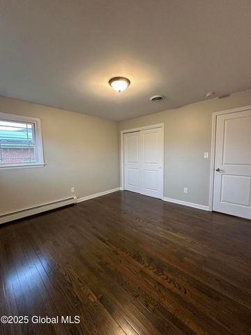 11 Campagna Drive, Colonie, NY 12205