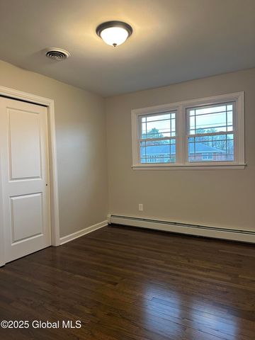 11 Campagna Drive, Colonie, NY 12205