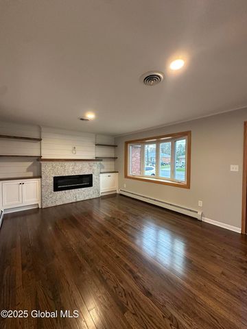 11 Campagna Drive, Colonie, NY 12205