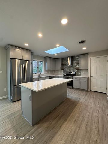 11 Campagna Drive, Colonie, NY 12205