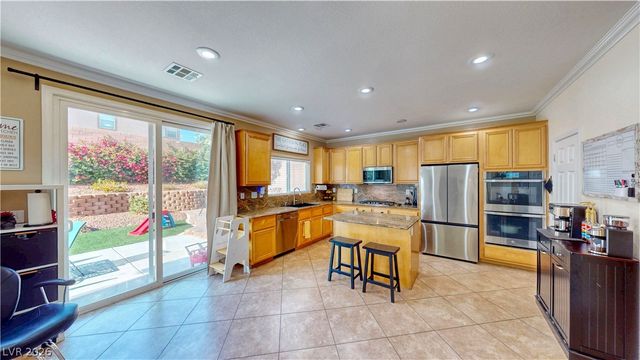 2304 Dixon Springs Avenue, North Las Vegas, NV 89031