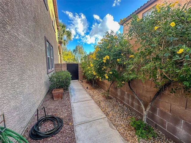 2304 Dixon Springs Avenue, North Las Vegas, NV 89031
