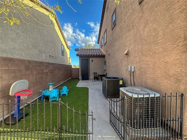 2304 Dixon Springs Avenue, North Las Vegas, NV 89031