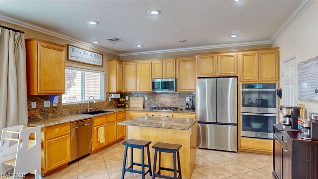 2304 Dixon Springs Avenue, North Las Vegas, NV 89031