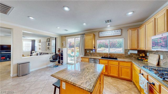 2304 Dixon Springs Avenue, North Las Vegas, NV 89031
