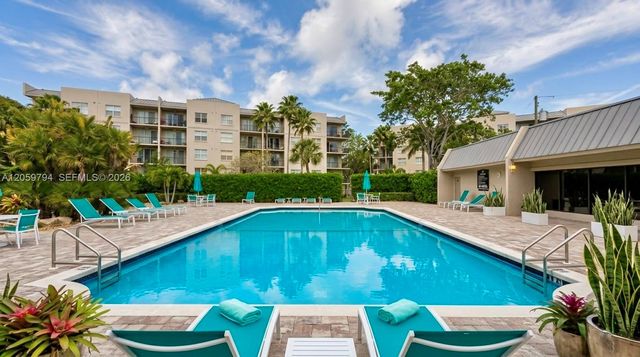 26 Royal Palm Way 201, Boca Raton, FL 33432