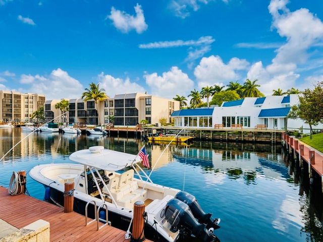 26 Royal Palm Way 201, Boca Raton, FL 33432