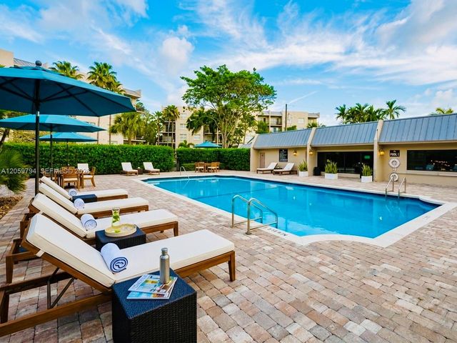 26 Royal Palm Way 201, Boca Raton, FL 33432