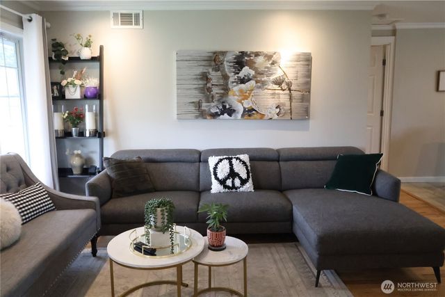 16864 122nd Avenue SE, Renton, WA 98058