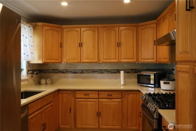 16864 122nd Avenue SE, Renton, WA 98058