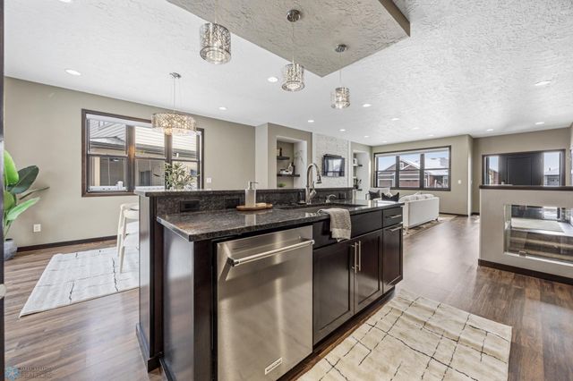 2800 Mcleod Drive E, West Fargo, ND 58078