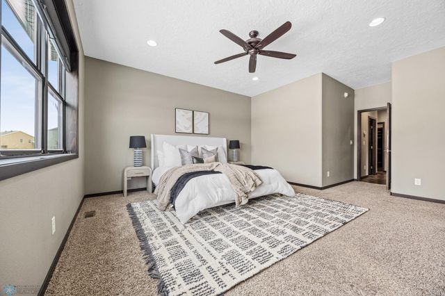 2800 Mcleod Drive E, West Fargo, ND 58078