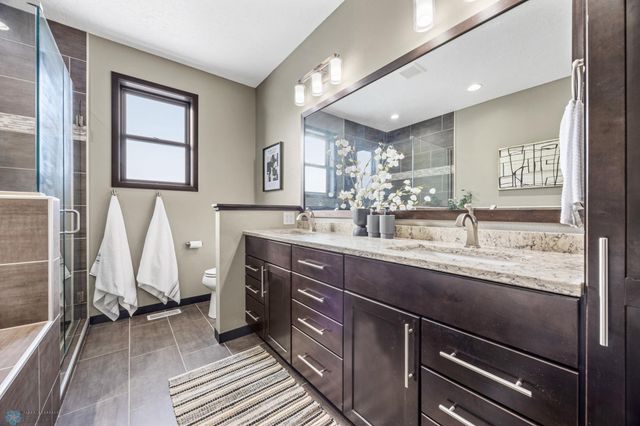 2800 Mcleod Drive E, West Fargo, ND 58078